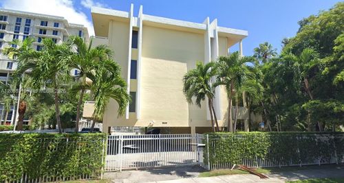 201-5839 Sw 74th Ter, South Miami, FL, 33143-5264 | Card Image