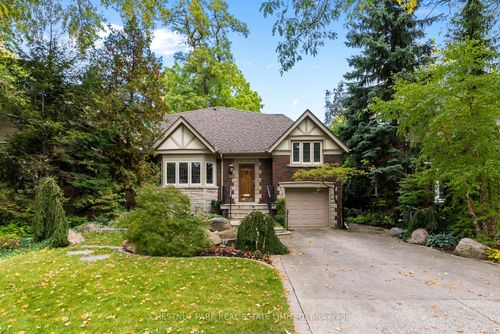 160 Cortleigh Blvd, Toronto, ON, M5N1P5 | Card Image