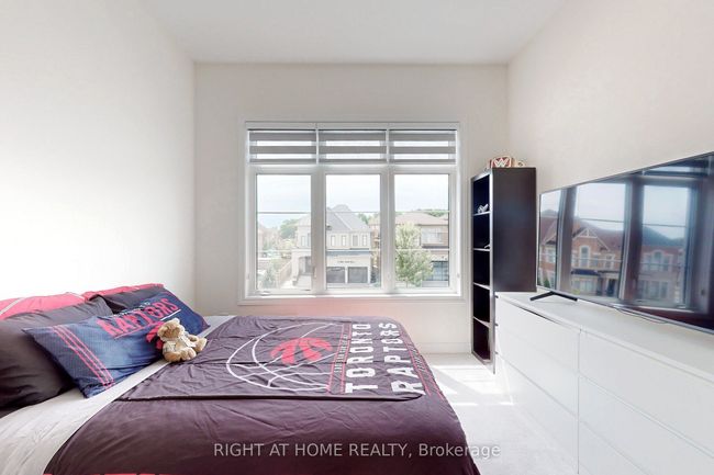 9 John Smith St, House attached with 5 bedrooms, 5 bathrooms and 3 parking in Holland Landing ON | Image 15