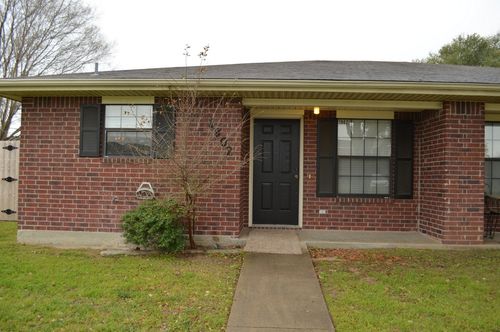 1902 Holleman Dr, College Station, TX, 77840-6338 | Card Image