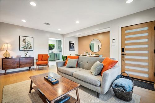 17001 Gault St, Lake Balboa, CA, 91406-3608 | Card Image