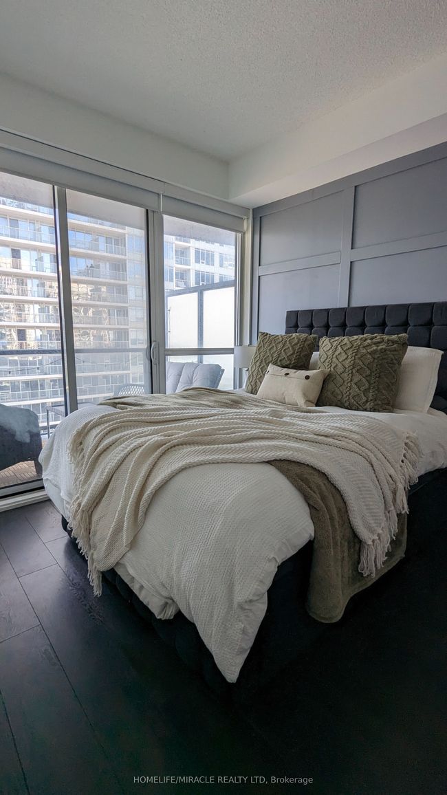 2008 - 20 Bruyeres Mews, Condo with 2 bedrooms, 1 bathrooms and null parking in Toronto ON | Image 8