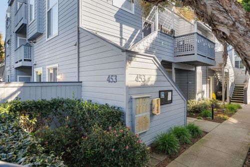 e-453 Cork Harbour Cir, Redwood City, CA, 94065-1608 | Card Image