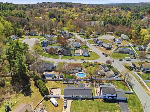 4 Percheron Cir, Nashua, NH, 03062-3216 | Card Image