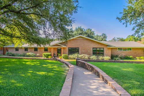 4936 Ridgeview Dr, Waco, TX, 76710-1725 | Card Image