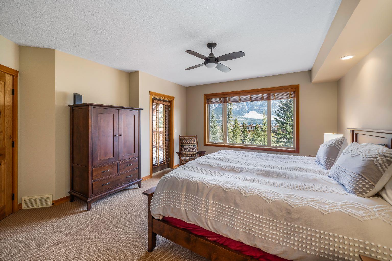 158 Hubman Landing, Home with 4 bedrooms, 3 bathrooms and 4 parking in Canmore AB | Image 13