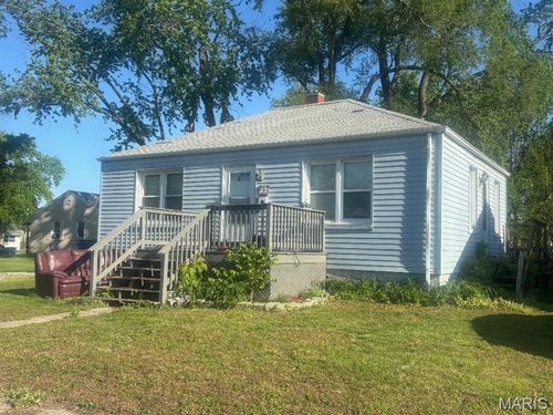 261 Victory Dr, East Alton, IL, 62024-1130 | Card Image