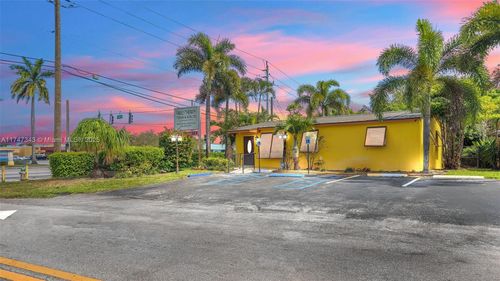 6790 Taft St, HOLLYWOOD, FL, 33024 | Card Image