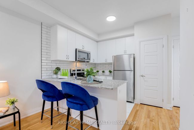 52 - 719 Lawrence Ave W, Condo with 2 bedrooms, 2 bathrooms and null parking in North York ON | Image 11