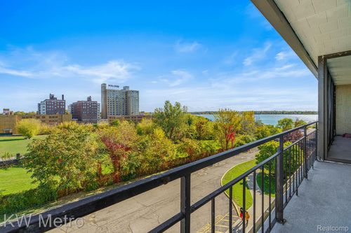 apt-508-8300 E Jefferson Ave, Detroit, MI, 48214-2737 | Card Image