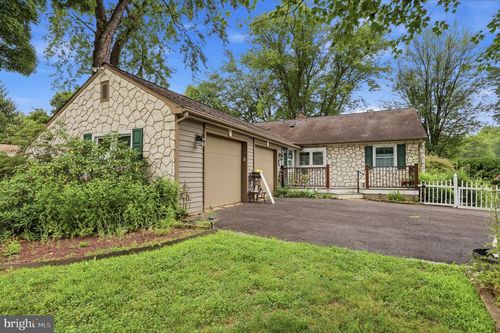 1011 Bristol Rd, Southampton, PA, 18966-1338 | Card Image