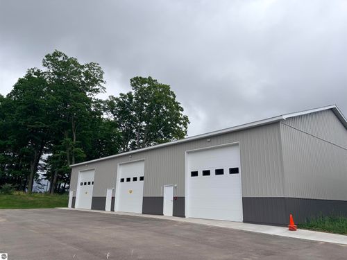 33b-5831 Storage Loop Drive, Traverse City, MI, 49685 | Card Image
