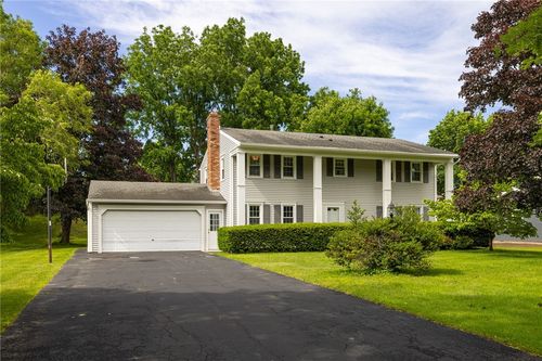 37 Heatherwood Rd, Fairport, NY, 14450-1172 | Card Image