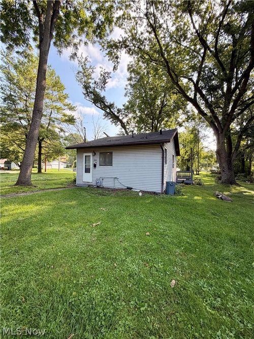 111 S Butler Ave, Niles, OH, 44446-1538 | Card Image