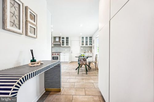 11700 Seven Locks Rd, POTOMAC, MD, 20854-3354 | Card Image