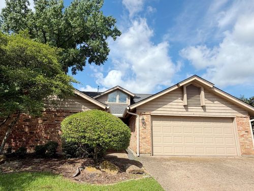 3706 Waycross Ct, Arlington, TX, 76016-3011 | Card Image