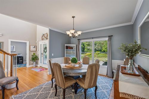 154 Montauk Hwy, East Moriches, NY, 11940-1166 | Card Image