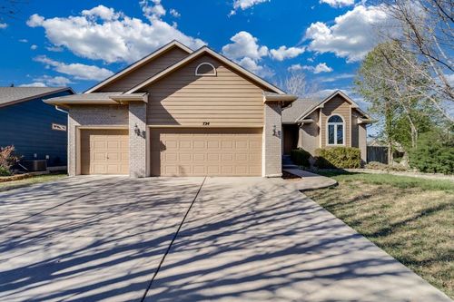 724 W Jamestown St, Andover, KS, 67002-8836 | Card Image