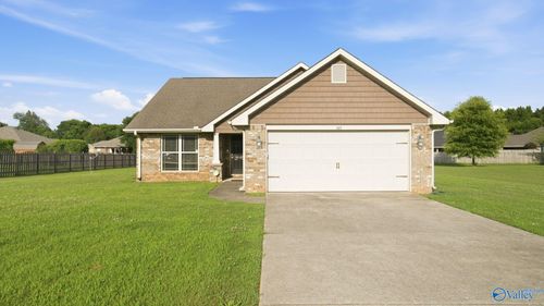 105 Denton Dr, Huntsville, AL, 35811-9782 | Card Image
