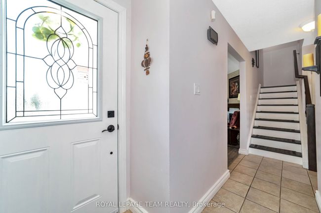 203 Rosemary Gdns, House attached with 3 bedrooms, 2 bathrooms and 4 parking in Orléans ON | Image 5