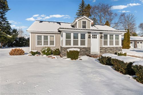 3724 Shorewood Rd, Burtchville, MI, 48059-1653 | Card Image