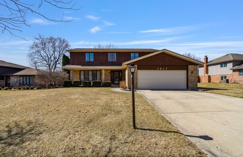1617 Cimarron Dr, New Lenox, IL, 60451-2308 | Card Image