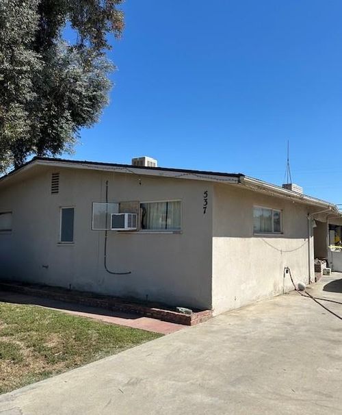 537 W University Ave, Fresno, CA, 93705-5025 | Card Image