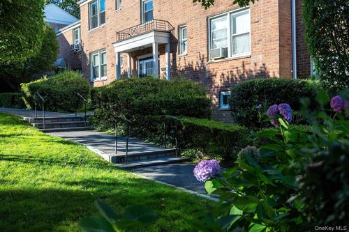 apt-2b-102 Lawn Ter, Mamaroneck, NY, 10543-4031 | Card Image