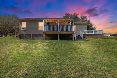 3287 Bradley Lane, Home with 3 bedrooms, 2 bathrooms and null parking in Brenham TX | Image 2