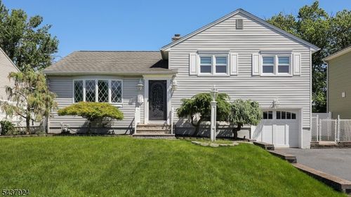 15 Cutler Pl, Clark, NJ, 07066-1712 | Card Image