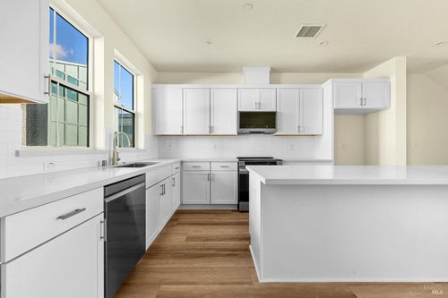 1492 Waterside Ln, Rohnert Park, CA, 94928-4238 | Card Image