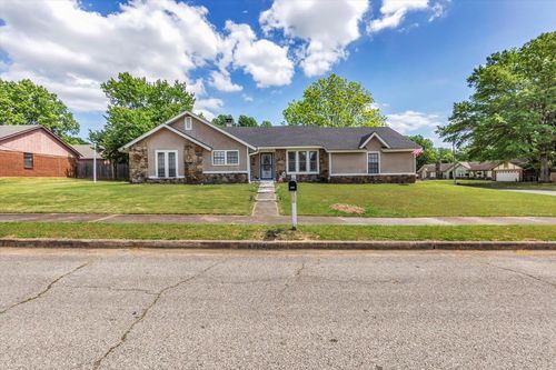4204 Shadowfall Dr, Memphis, TN, 38141-7049 | Card Image