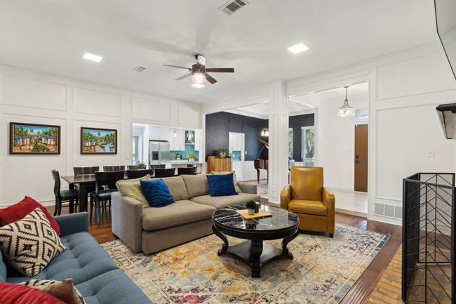 10216 Shadow Way, House other with 4 bedrooms, 3 bathrooms and null parking in Dallas TX | Image 5