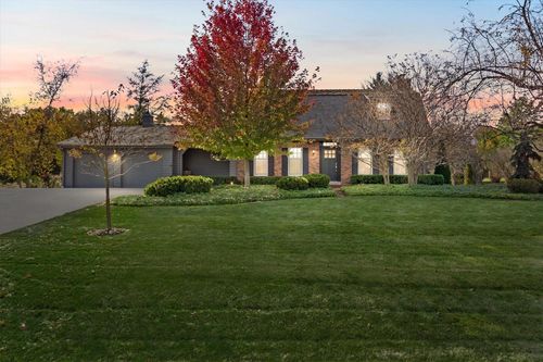 10223 N Range Line Court, Mequon, WI, 53092 | Card Image