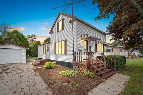 285 Division Street, Algoma, WI, 54201 | Card Image