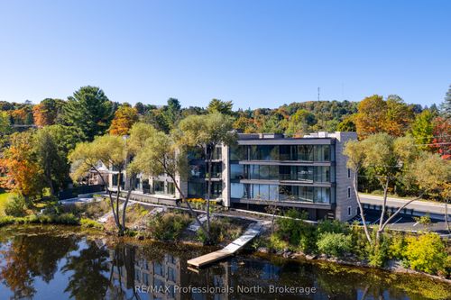 101-32 Brunel Rd, Huntsville, ON, P1H1P5 | Card Image