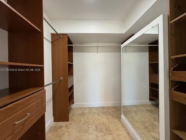 APT-4A - 200 Se 15 Th Rd, Condo with 1 bedrooms, 2 bathrooms and null parking in Miami FL | Image 6