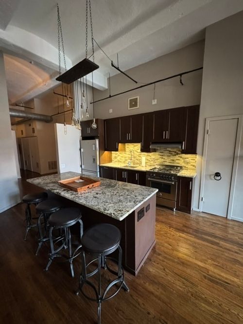 420-1000 W Washington Blvd, Chicago, IL, 60607-2154 | Card Image