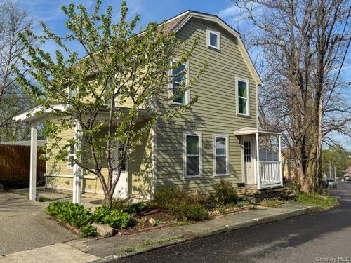 25 W Church St, Beacon, NY, 12508-1806 | Card Image