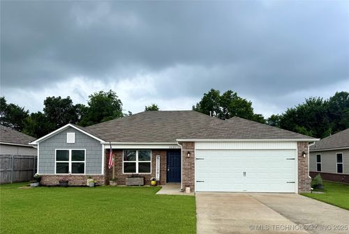 2829 E Quincy St, Broken Arrow, OK, 74014-5028 | Card Image