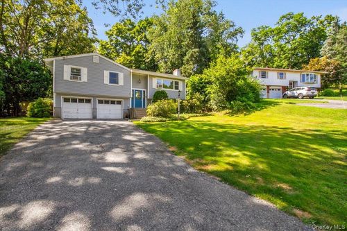 1 Emerald Ln, Mahopac, NY, 10541-4412 | Card Image