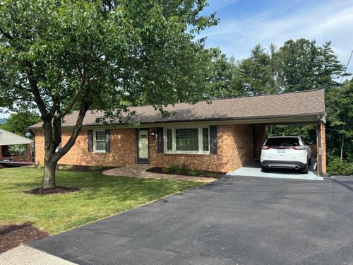 716 Arcadia Cir, Vinton, VA, 24179-2810 | Card Image