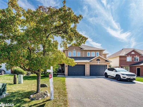 137 Mowat Cres, Georgetown, ON, L7G6A8 | Card Image