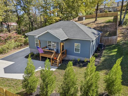 895 Lang St Se, Cleveland, TN, 37311-6358 | Card Image