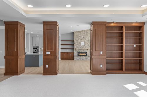 306-1 Hill Farm Cir, North Oaks, MN, 55127-2005 | Card Image