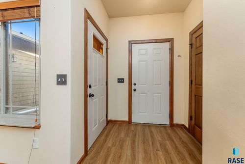 9238 W Norma Trl Trail, Sioux Falls, SD, 57106 | Card Image