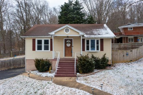 557 Rich Dr, Kingsport, TN, 37660-1556 | Card Image