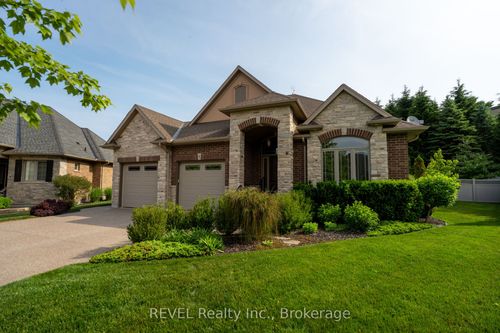 9 Brondi'S Lane, Fonthill, ON, L0S1E5 | Card Image