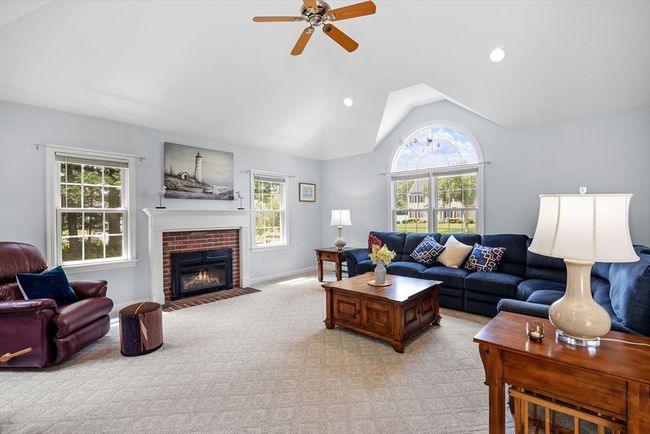 21 Highland Cir, House other with 3 bedrooms, 3 bathrooms and 6 parking in Halifax MA | Image 14