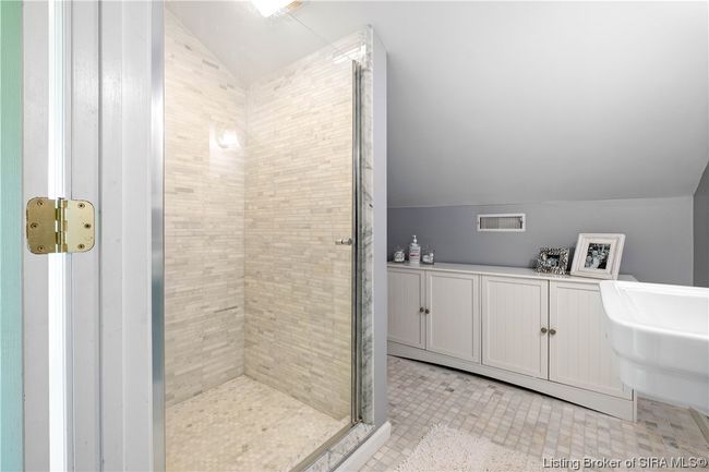 2014 E Oak St, Home with 3 bedrooms, 2 bathrooms and null parking in New Albany IN | Image 37